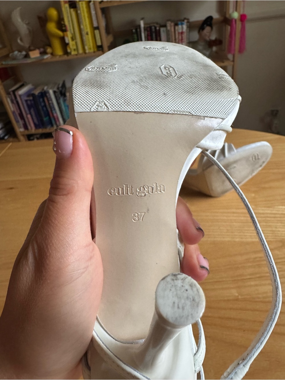 GORGEOUS BRIDAL Cult Gaia White Satin Cala Lilly Pearl Strappy Heels - Picture 5 of 9